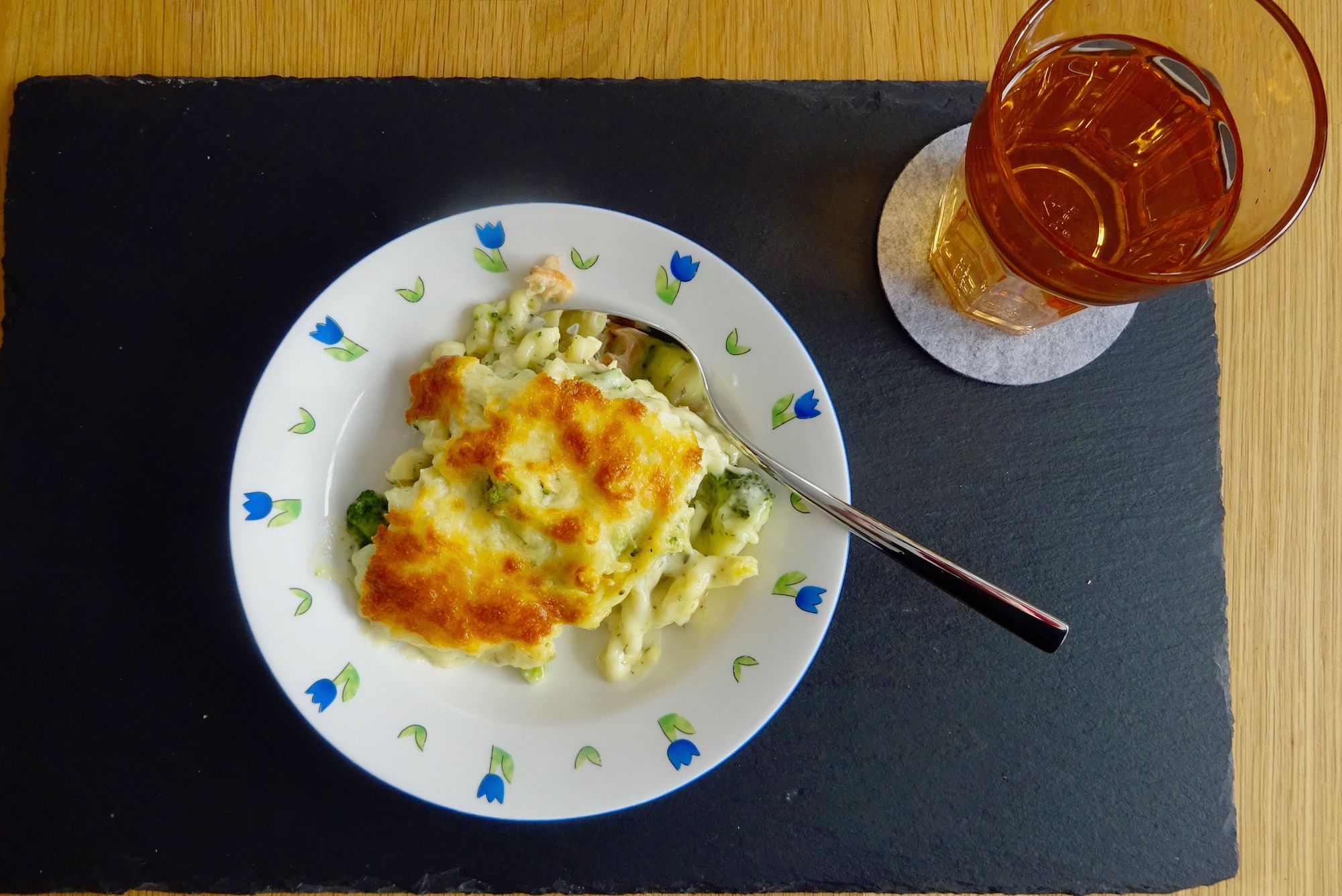 Brokkoli-Nudelauflauf mit Lachs